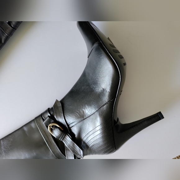 Brand New knee high black leather Charles David boots - Picture 12 of 14